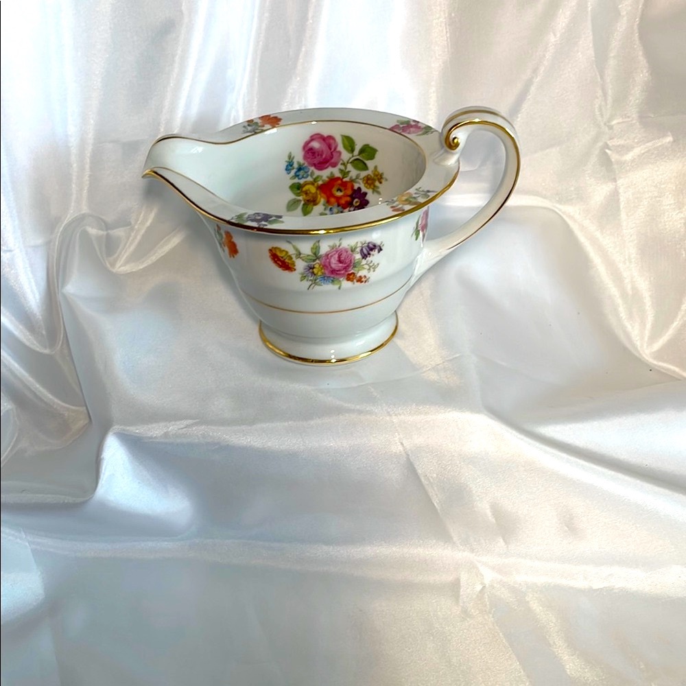 Noritake White Porcelain Floral Creamer Gold Trim Made In Occupied Japan